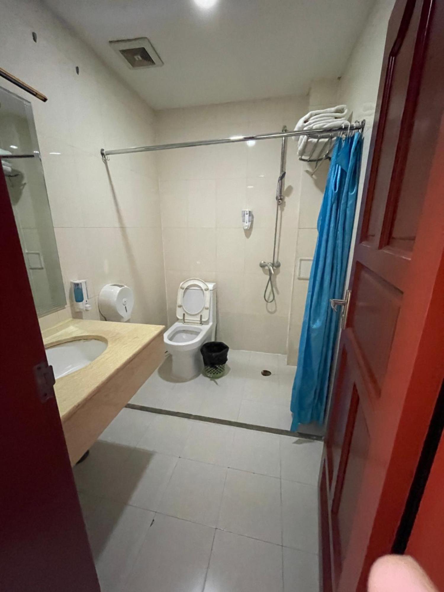 Zolotoi Drakon Hotel อัลมาตี ภายนอก รูปภาพ