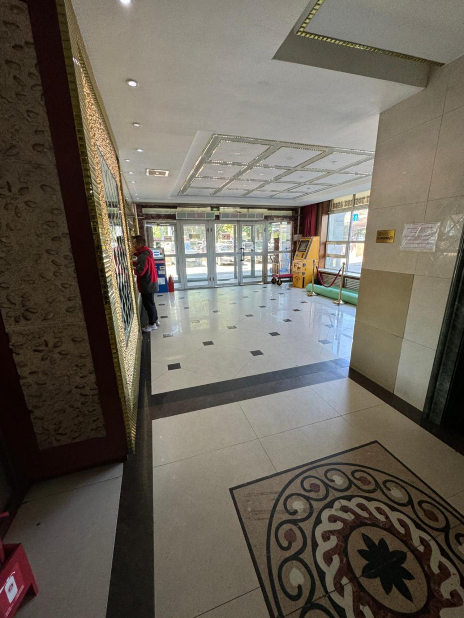 Zolotoi Drakon Hotel อัลมาตี ภายนอก รูปภาพ