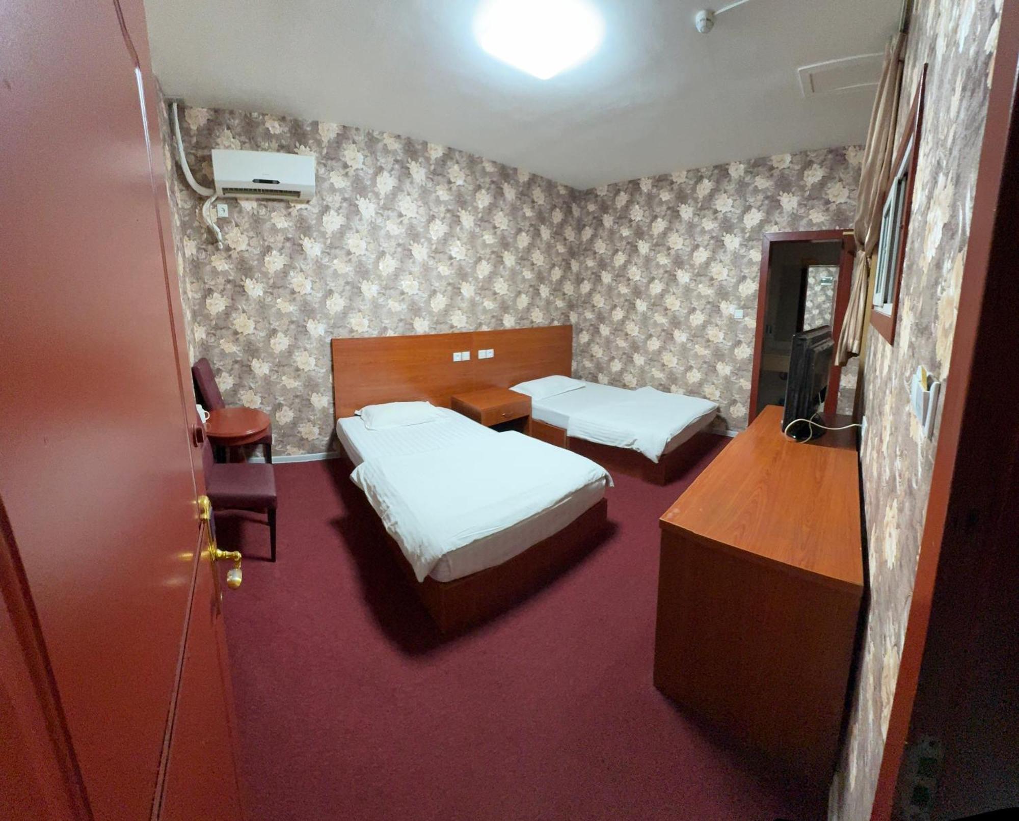 Zolotoi Drakon Hotel อัลมาตี ภายนอก รูปภาพ