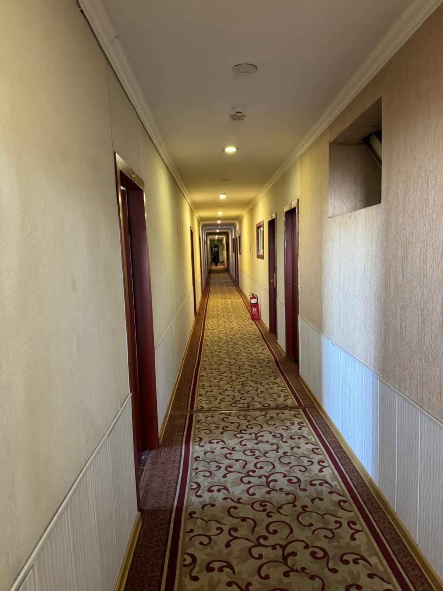 Zolotoi Drakon Hotel อัลมาตี ภายนอก รูปภาพ