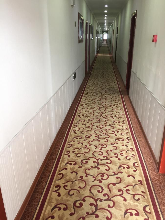 Zolotoi Drakon Hotel อัลมาตี ภายนอก รูปภาพ