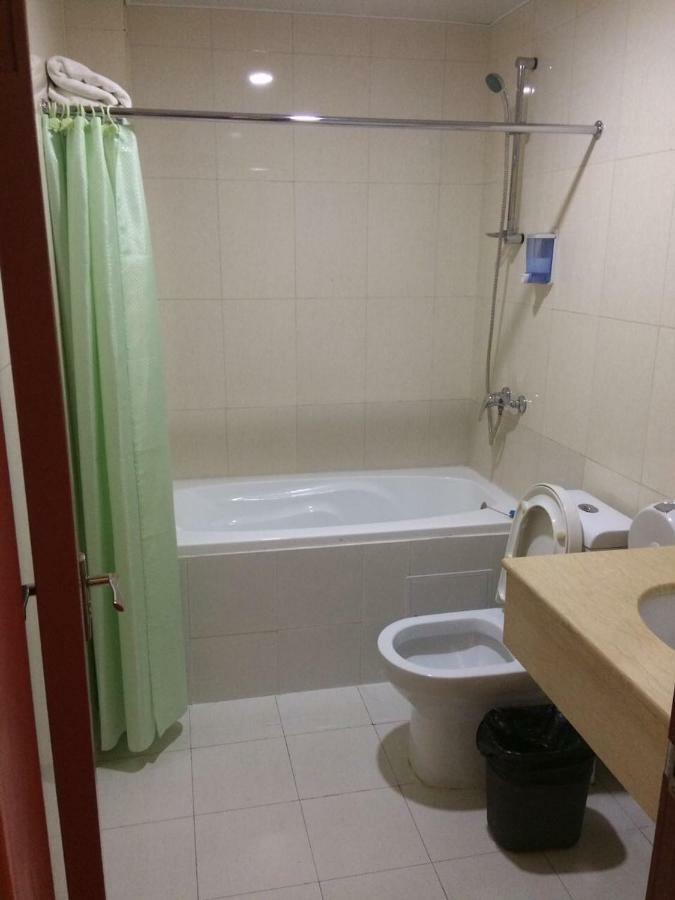 Zolotoi Drakon Hotel อัลมาตี ภายนอก รูปภาพ